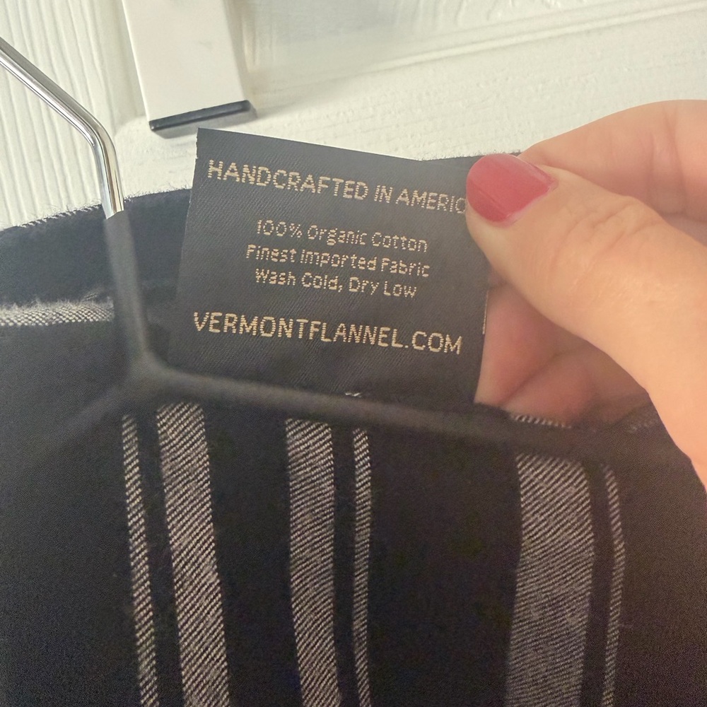 Vermont Flannel Co. Women's Classic Shirt - Chicago Plaid - Large - Picture 3 of 5